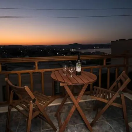 Niko's Adamantas (Milos)