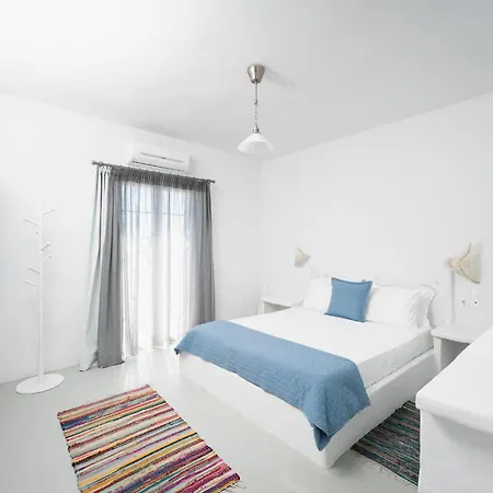 Niko's Adamantas (Milos)