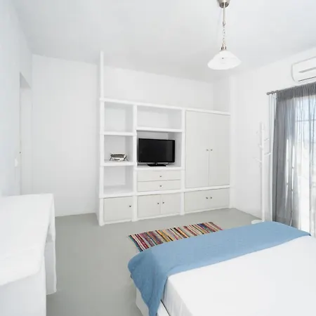 Niko's Daire Adamantas (Milos)