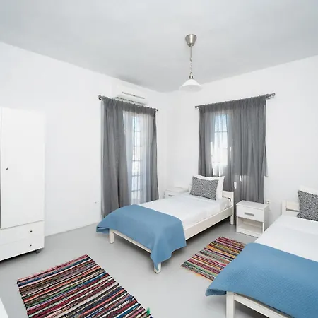 Daire Niko's Adamantas (Milos)